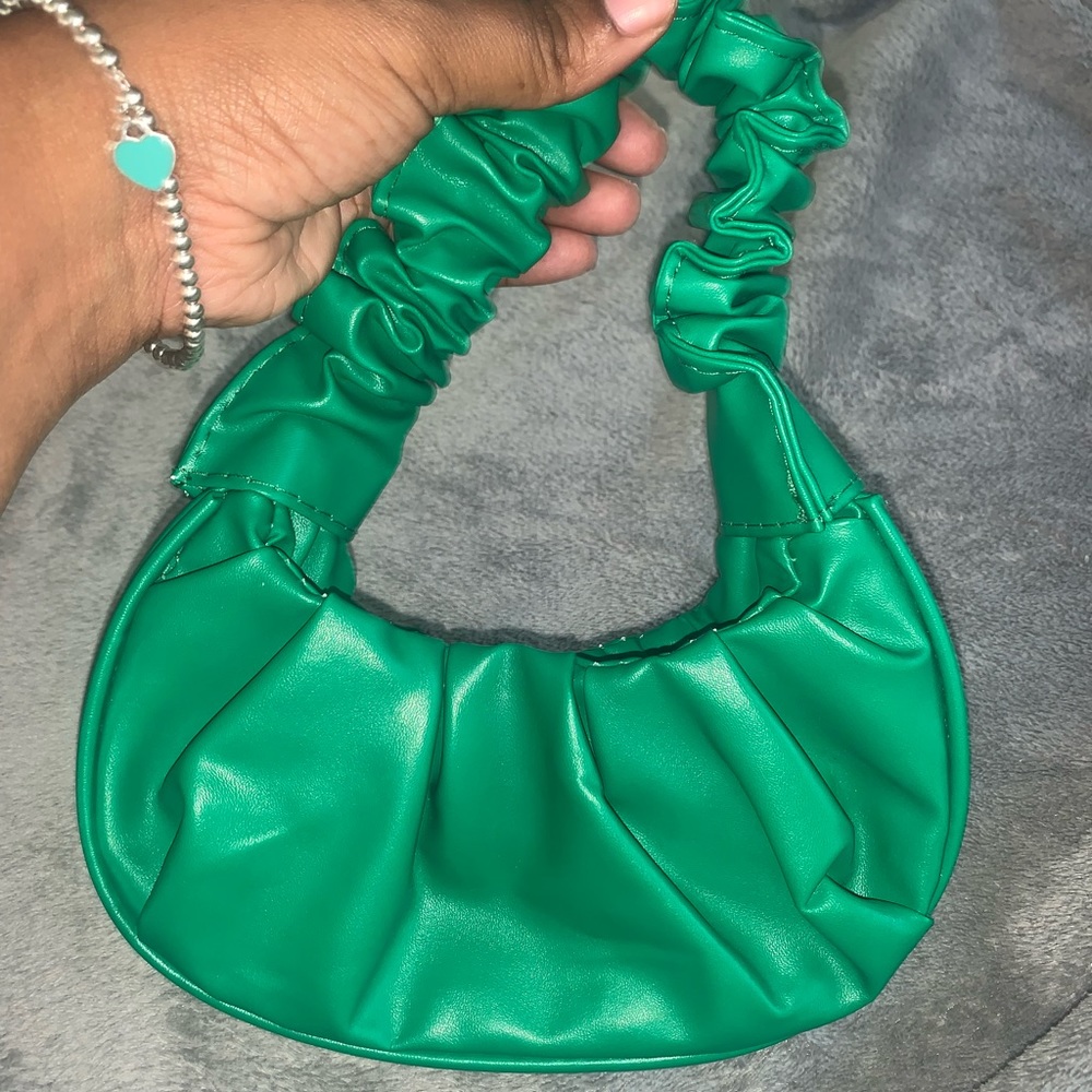 Minimalist Zip Ruched Bag